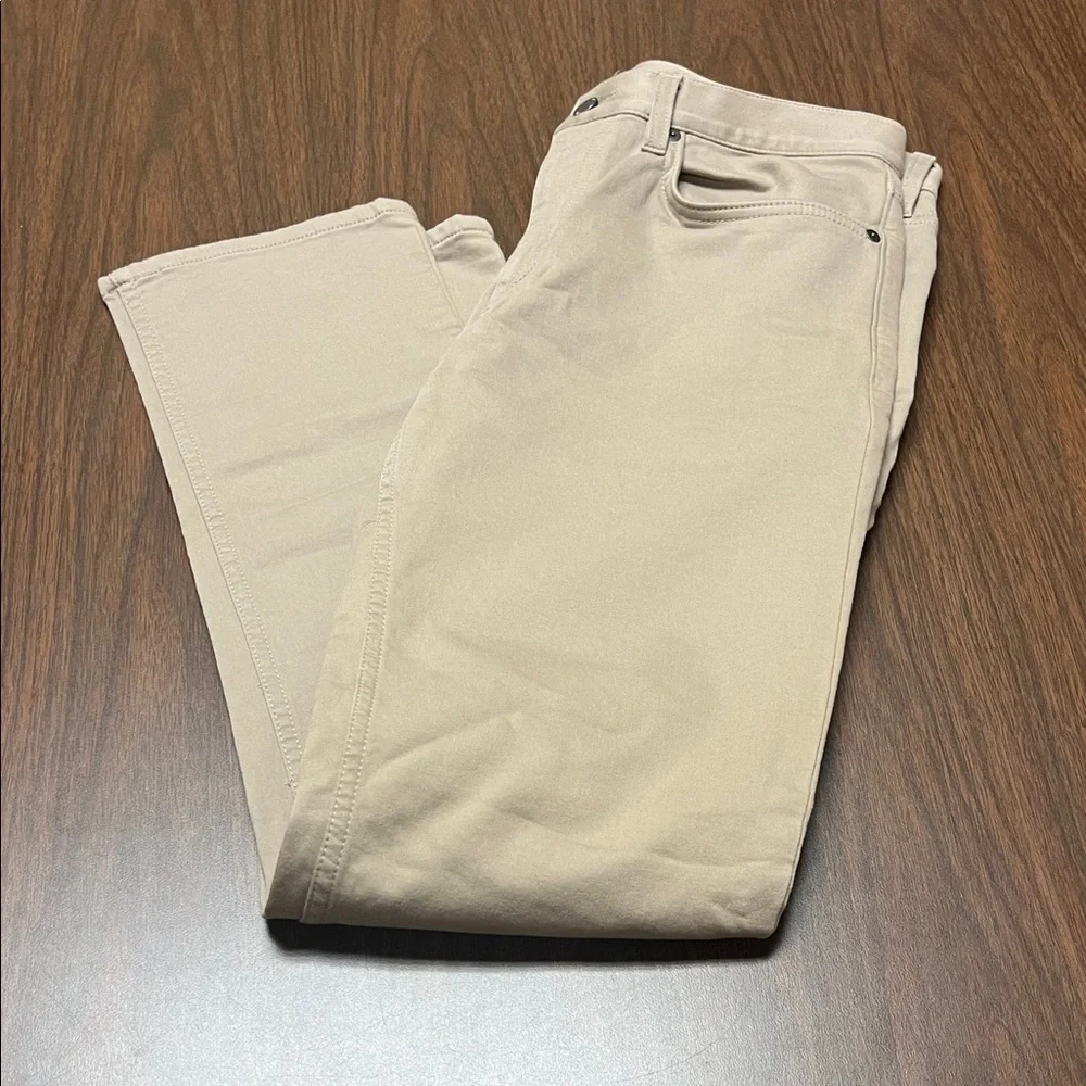 Banana Republic The Traveler Slim Fit Tan Pants, size 32x32‎